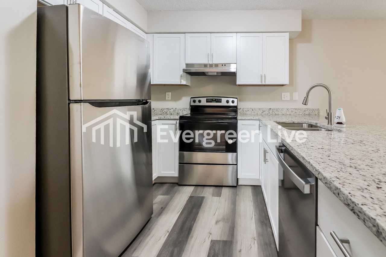 907 Stone St - Photo 4 of 14