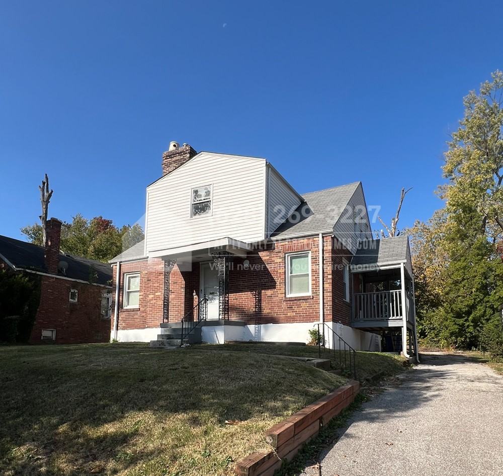 3839 Oakridge Blvd - Photo 2 of 16