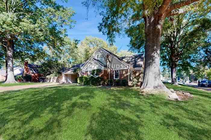 2089 Norcross Dr - Photo 2 of 40