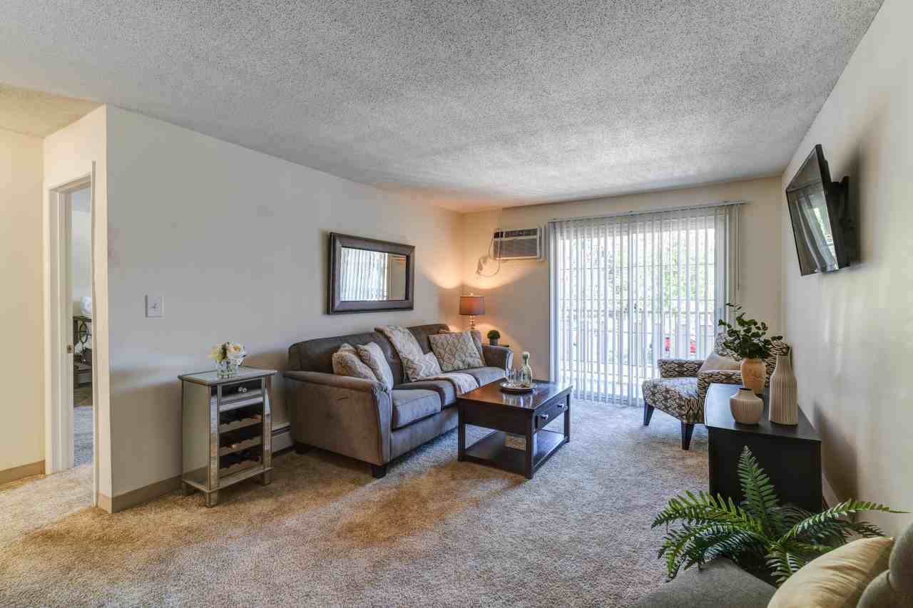 Colonial Village Apartments - Photo 7 of 44