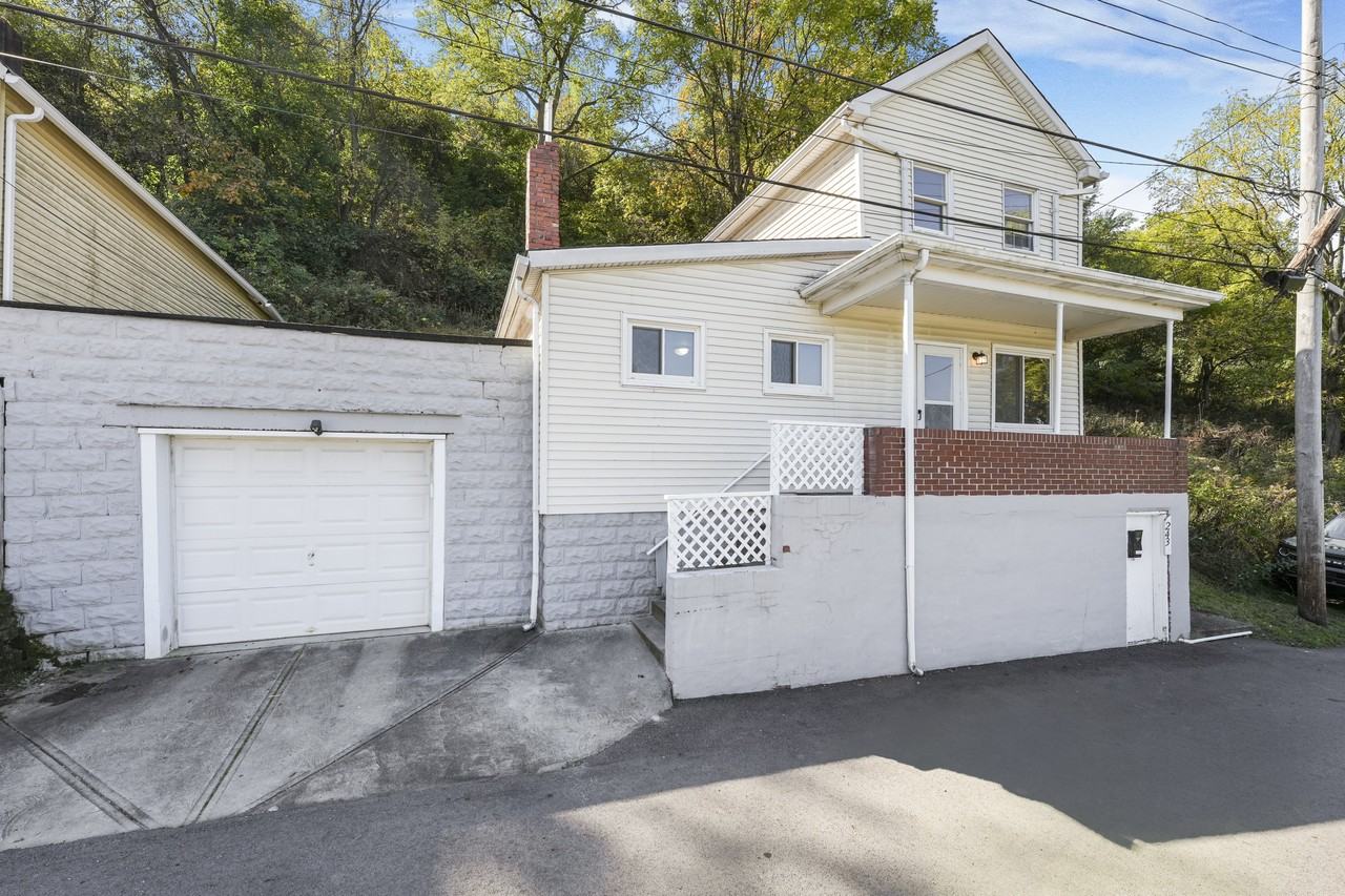 243 Hogans Way, Carnegie, PA 15106 3 bedroom House Rental Zumper