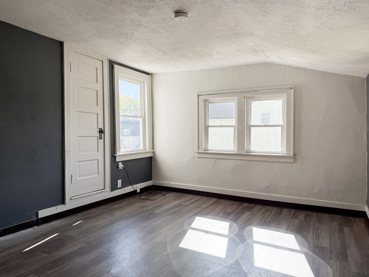 457 N Greenwood St #B - Photo 2 of 13