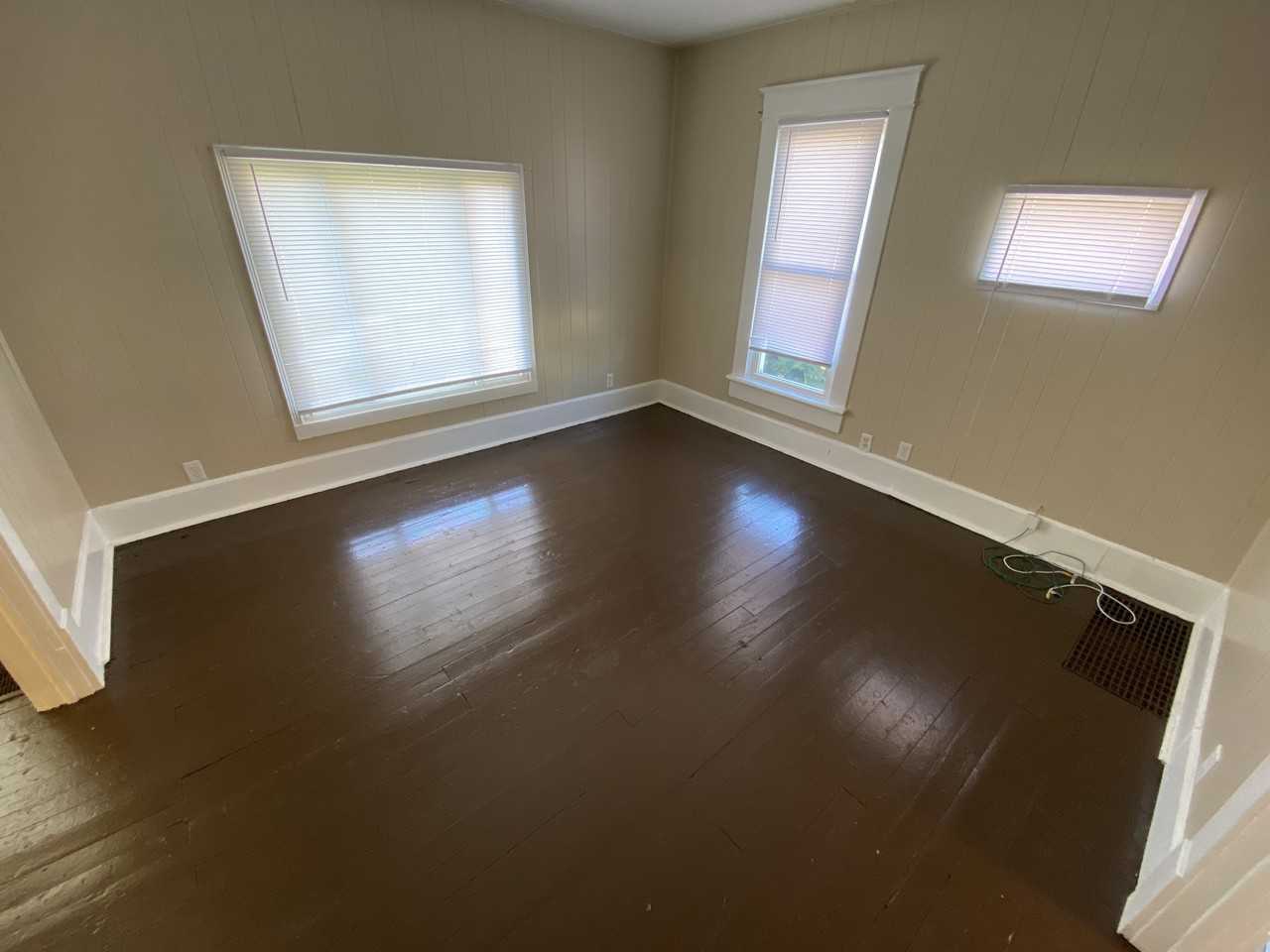 103 E 9th St #NA - Photo 3 of 12