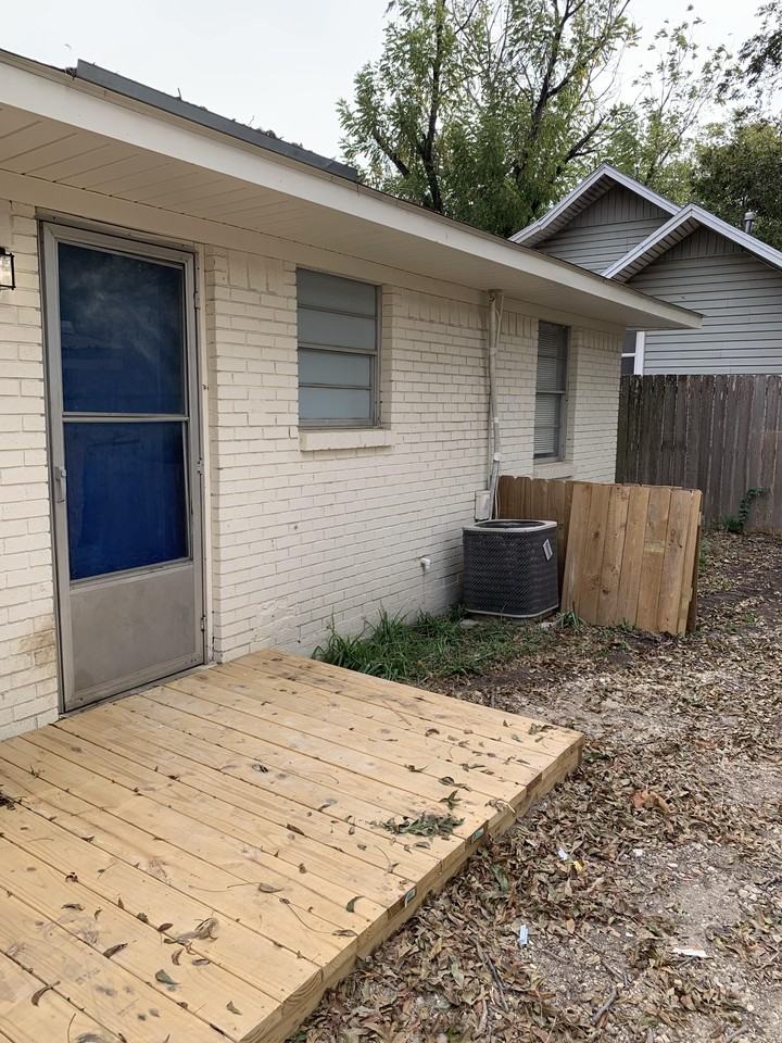 906A E Walnut St #NA - Photo 2 of 12