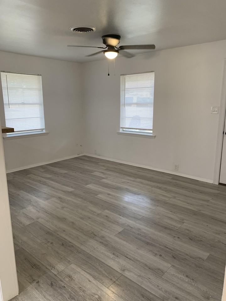 906A E Walnut St #NA - Photo 4 of 12
