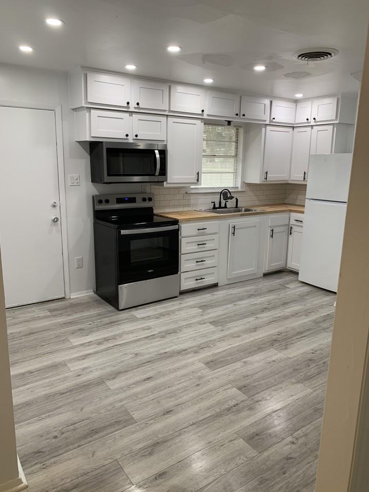 906A E Walnut St #NA - Photo 6 of 12