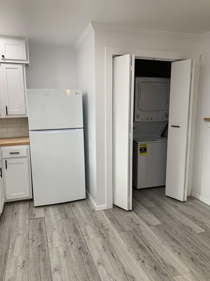 906A E Walnut St #NA - Photo 7 of 12