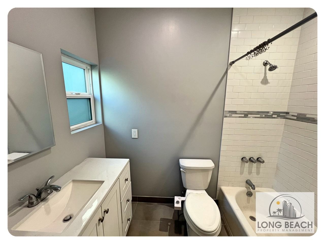 2525 East 10th Street #5 - Photo 2 of 12