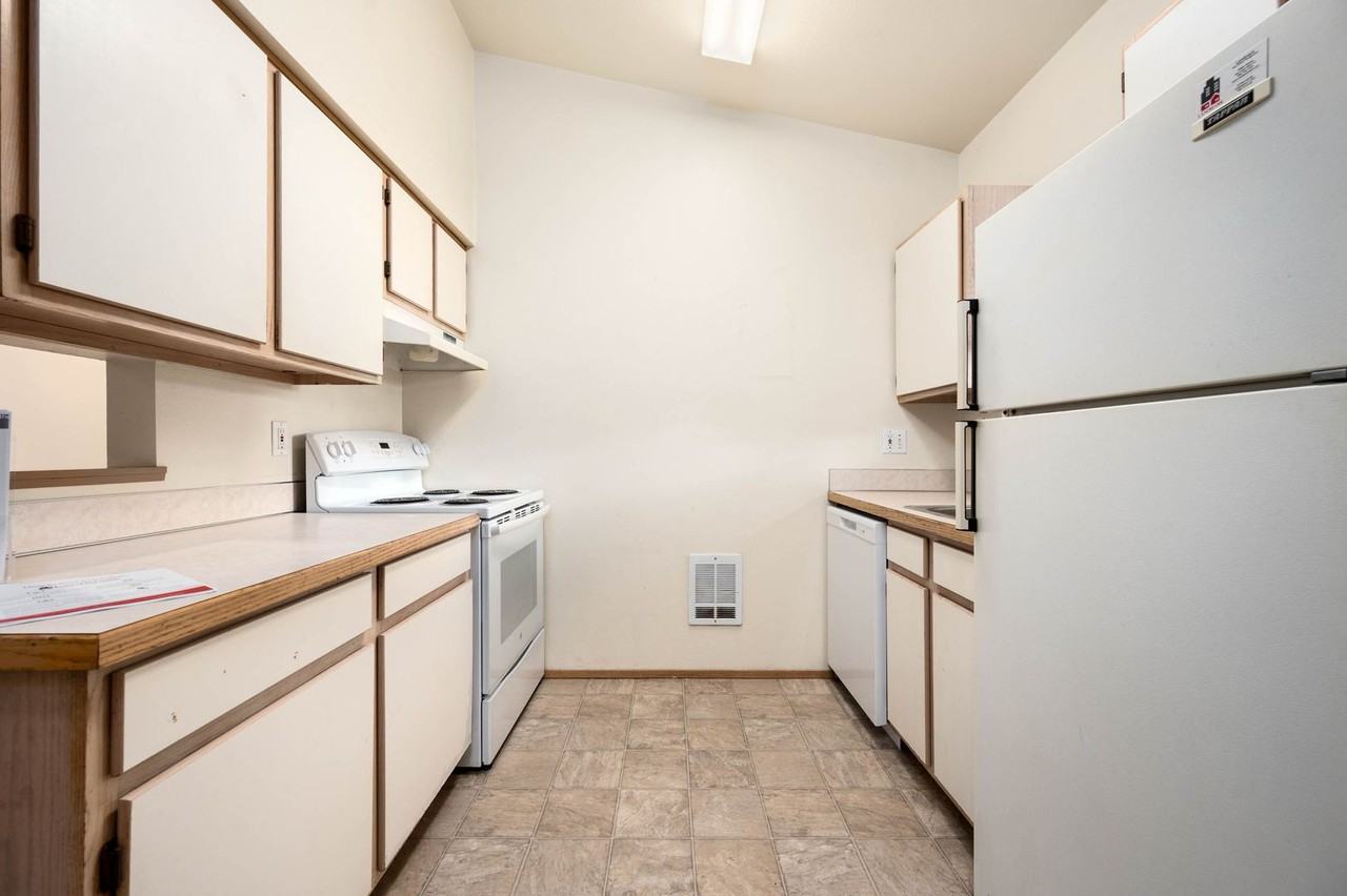 Wildwood Apartments - Photo 6 of 44