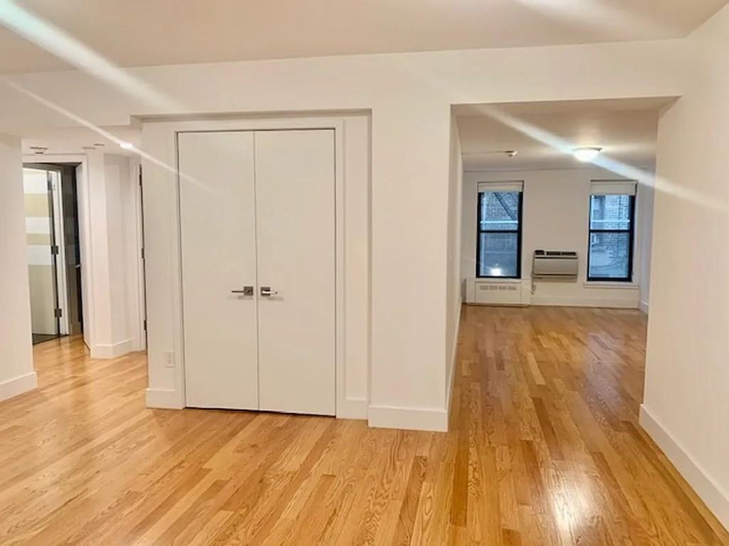 W 65th St 1M, New York, NY 10023 2 Bedroom Apartment for Rent