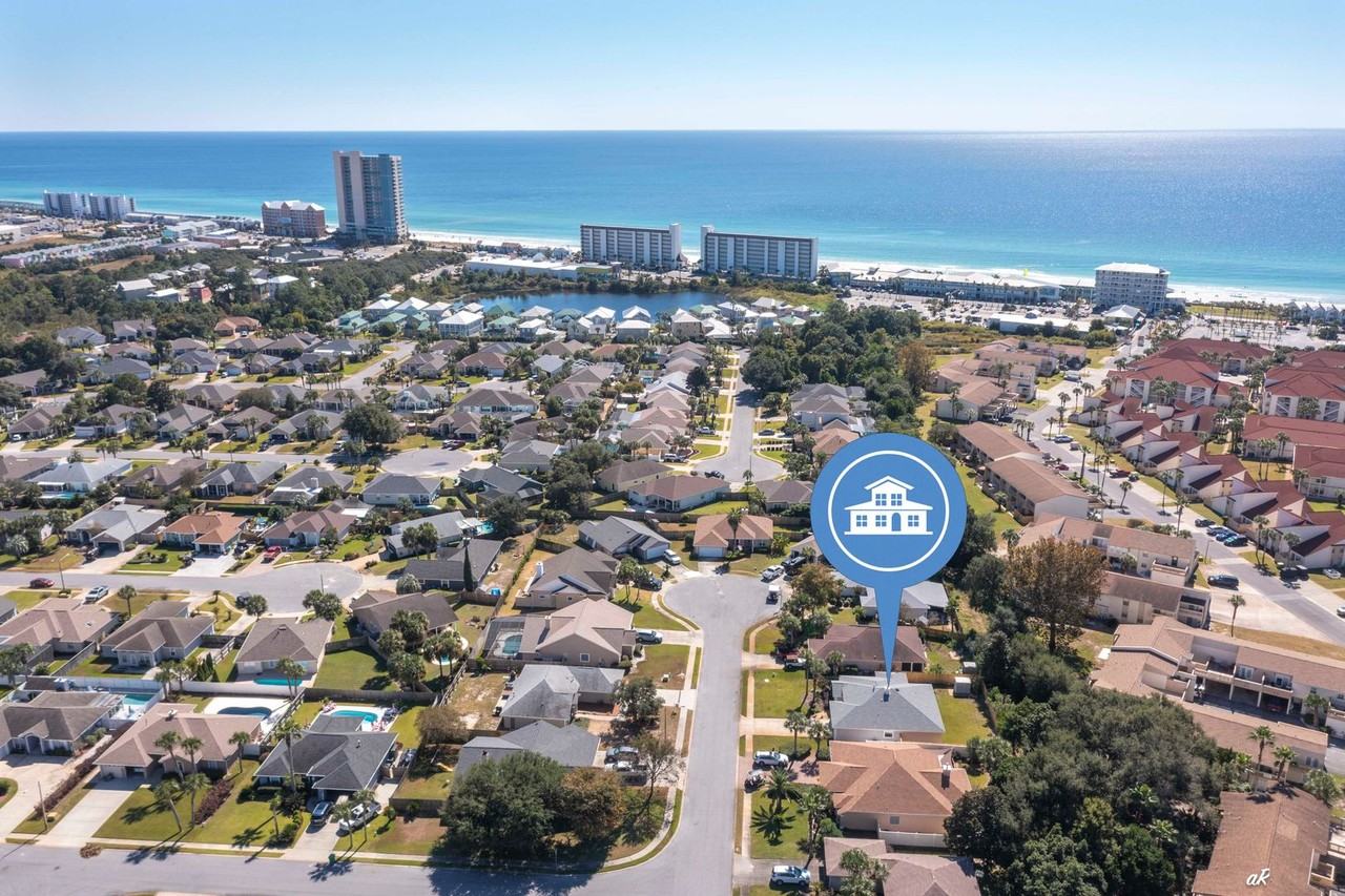 136 Bonaire Dr - Photo 3 of 36