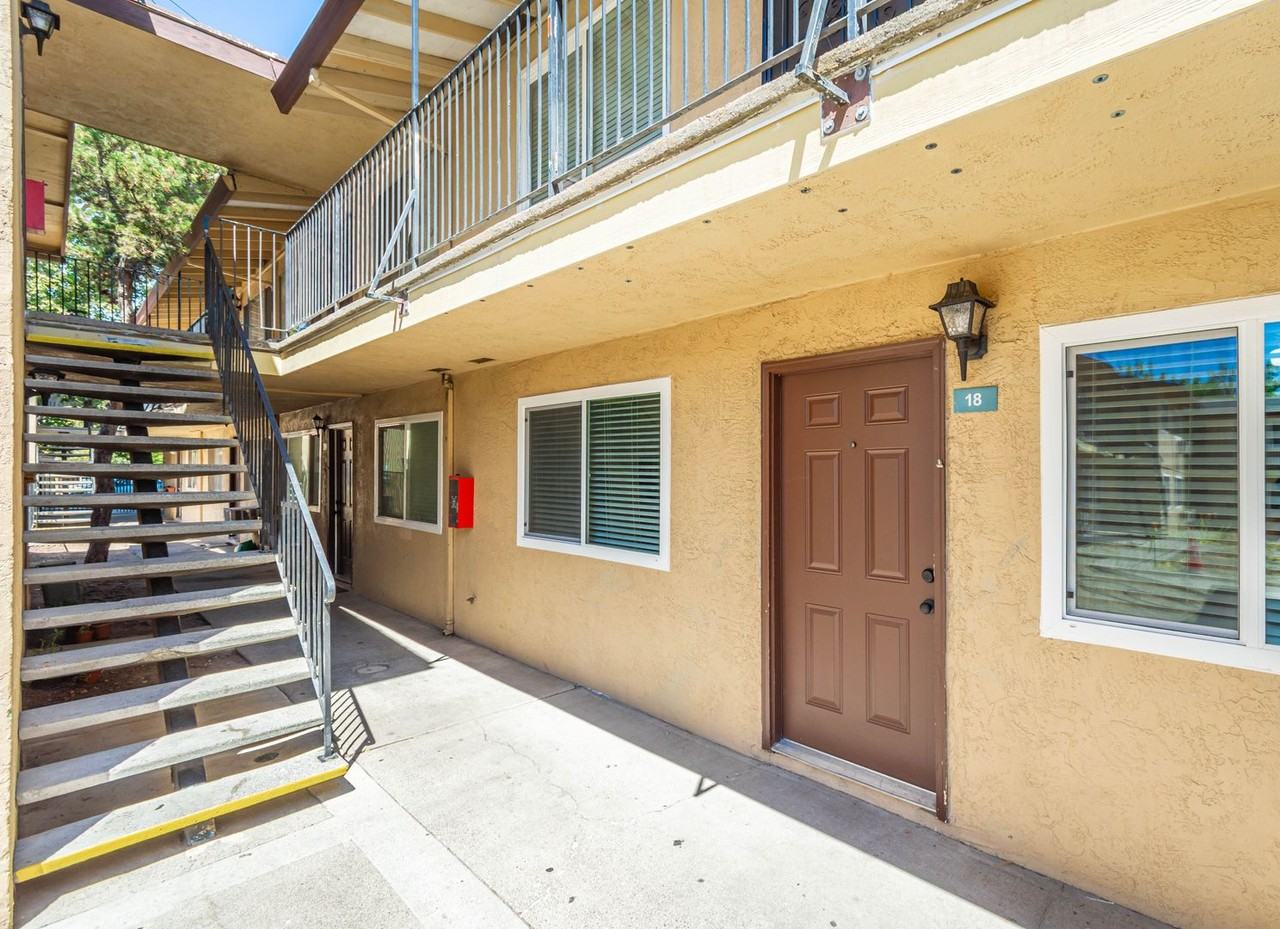 Courtyard on Morse - Photo 7 of 33