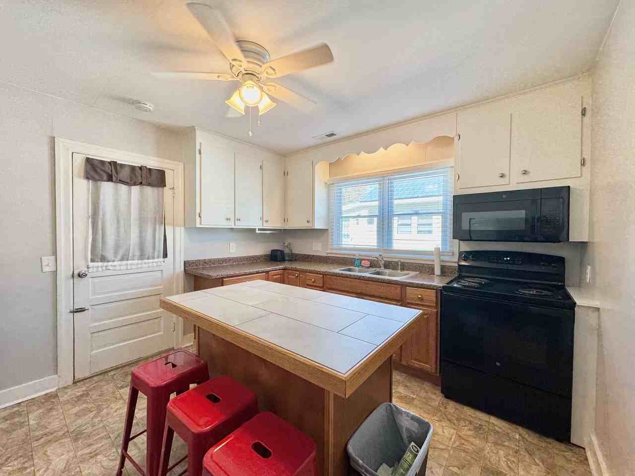 1114 Goodes Ferry Road - Photo 5 of 15