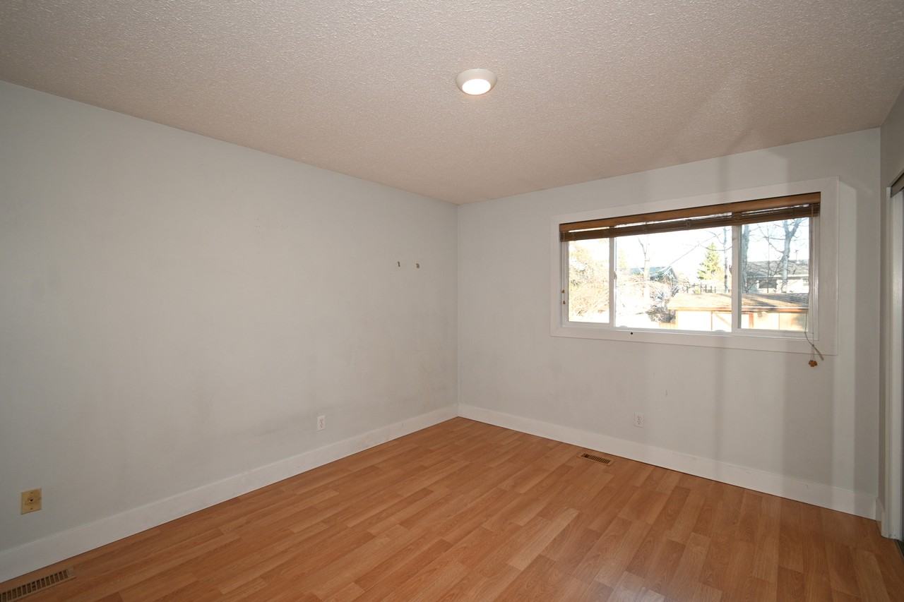 282 Clark Cres #A - Photo 7 of 16