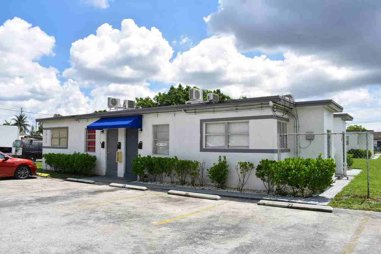 7945 Nw 36th Pl - Photo 3 of 26