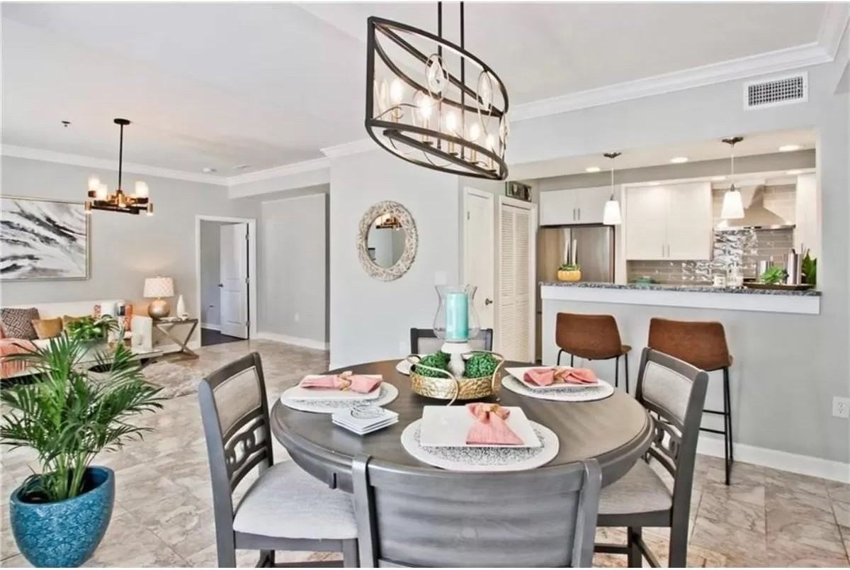 2161 Peachtree Road Northeast - Photo 3 of 9