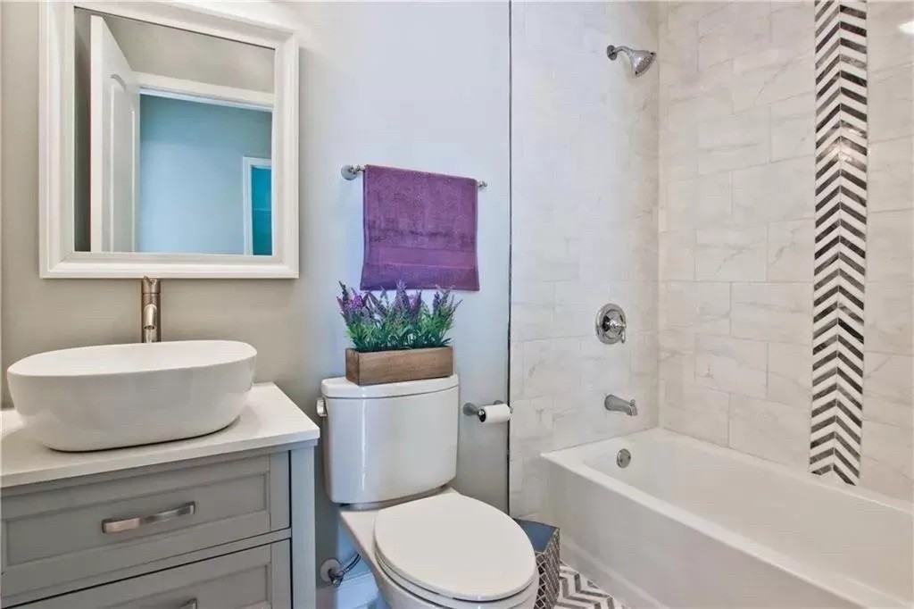 2161 Peachtree Road Northeast - Photo 6 of 9