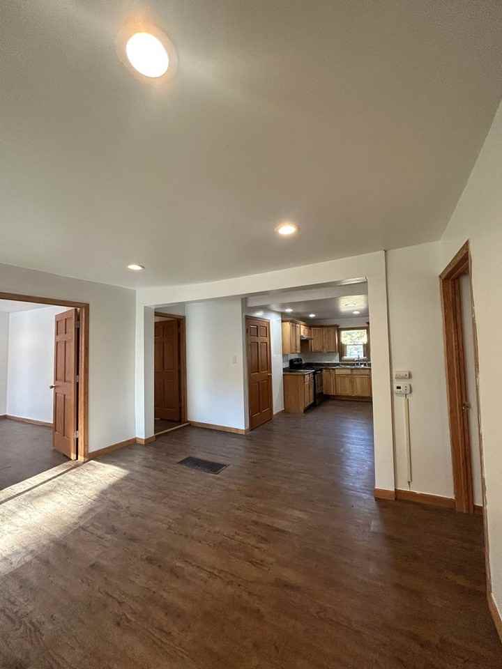 823 Harrison St - Photo 2 of 21