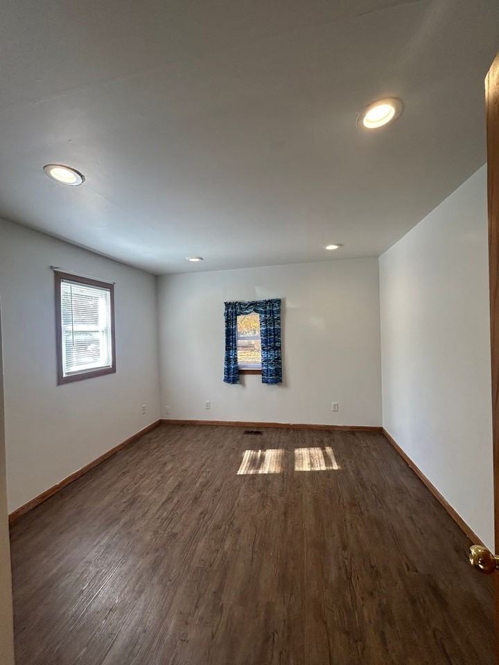 823 Harrison St - Photo 5 of 22
