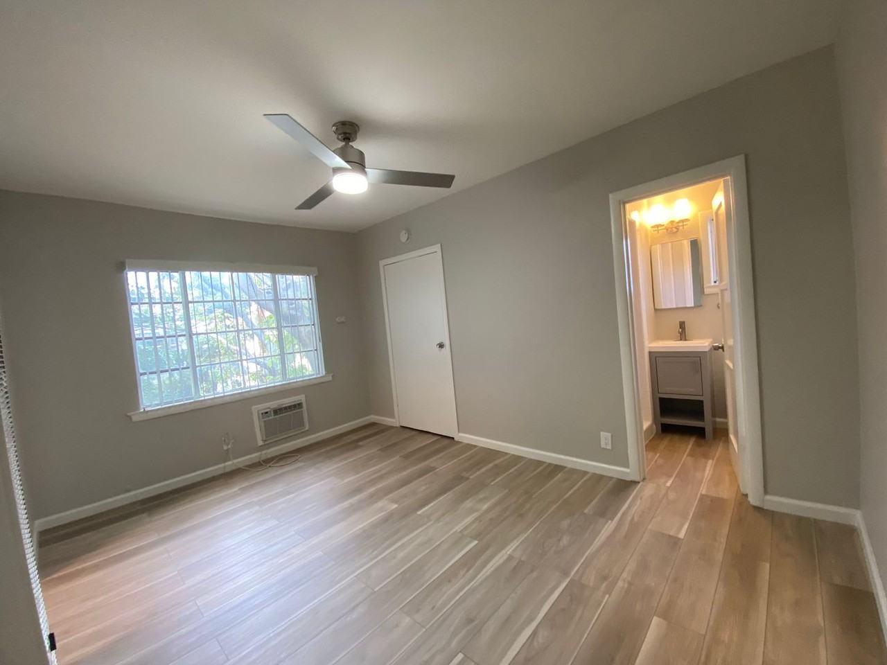 1709 Capitol Ave #20 - Photo 3 of 12
