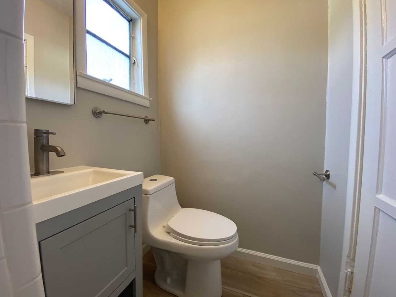 1709 Capitol Ave #20 - Photo 5 of 12