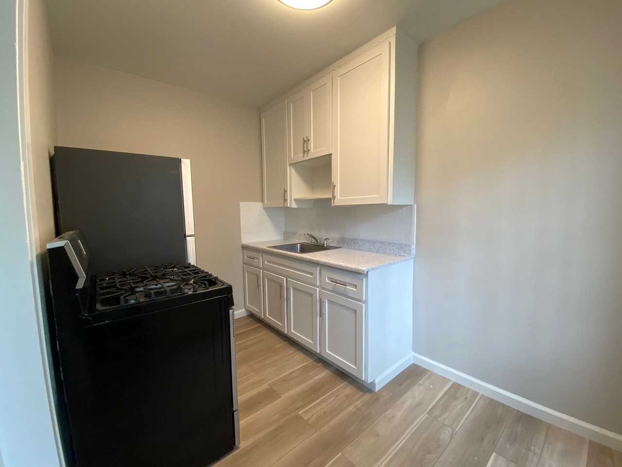 1709 Capitol Ave #20 - Photo 7 of 12