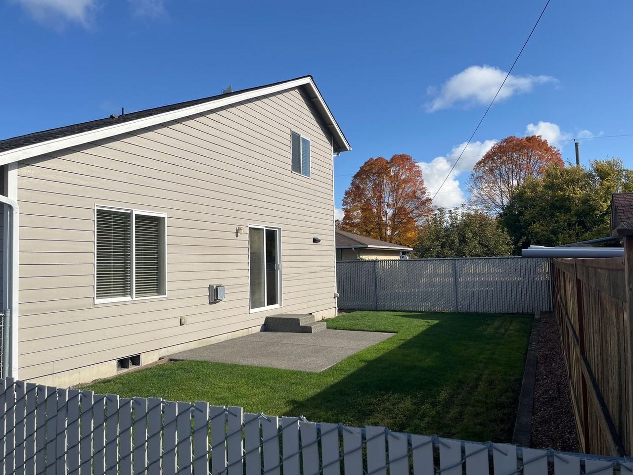 171 Dundass Ave #B - Photo 2 of 14