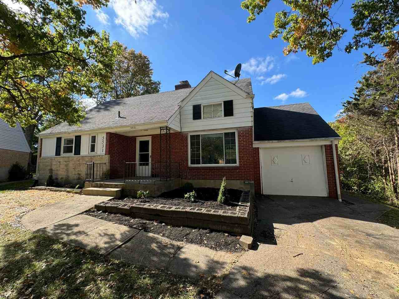 5531 Fairwood Rd - Photo 2 of 24