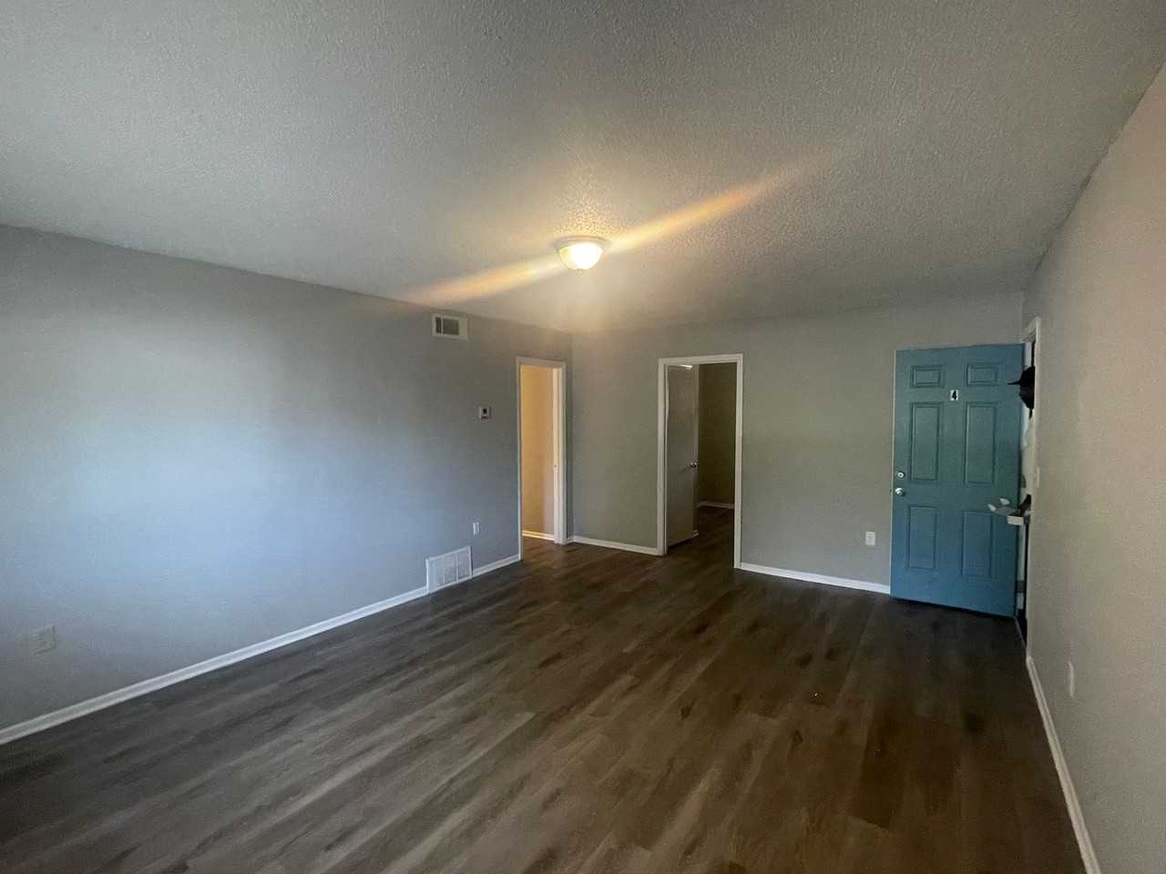 Westside Manor - Photo 3 of 13