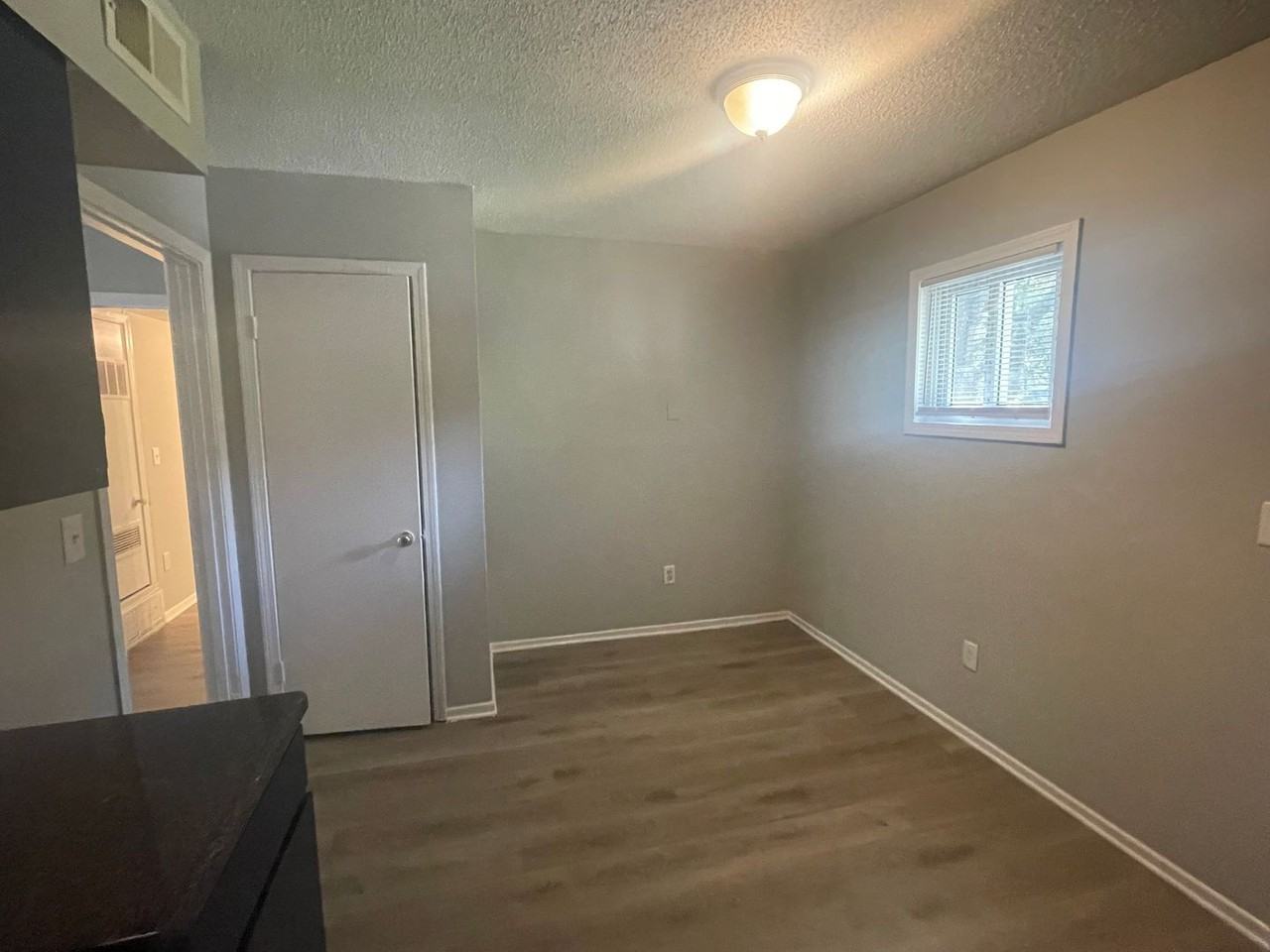 Westside Manor - Photo 6 of 13