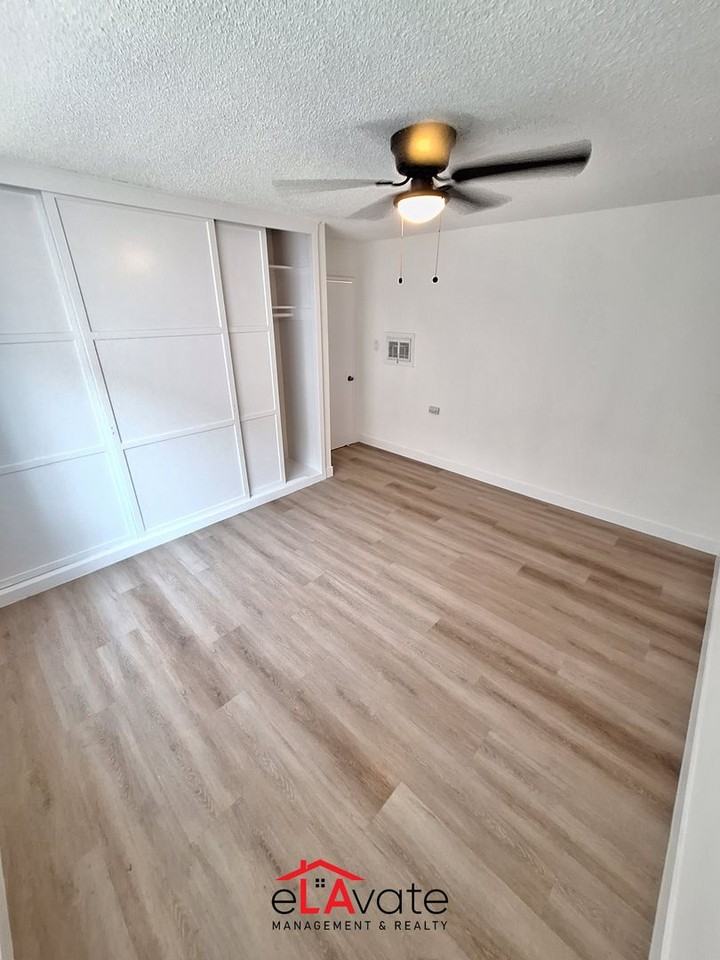 428 S Sherbourne Dr. - Photo 7 of 9