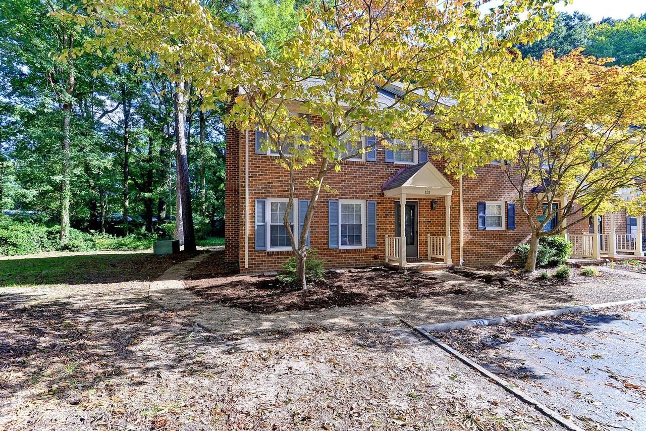 131 Sloane Pl - Photo 3 of 26