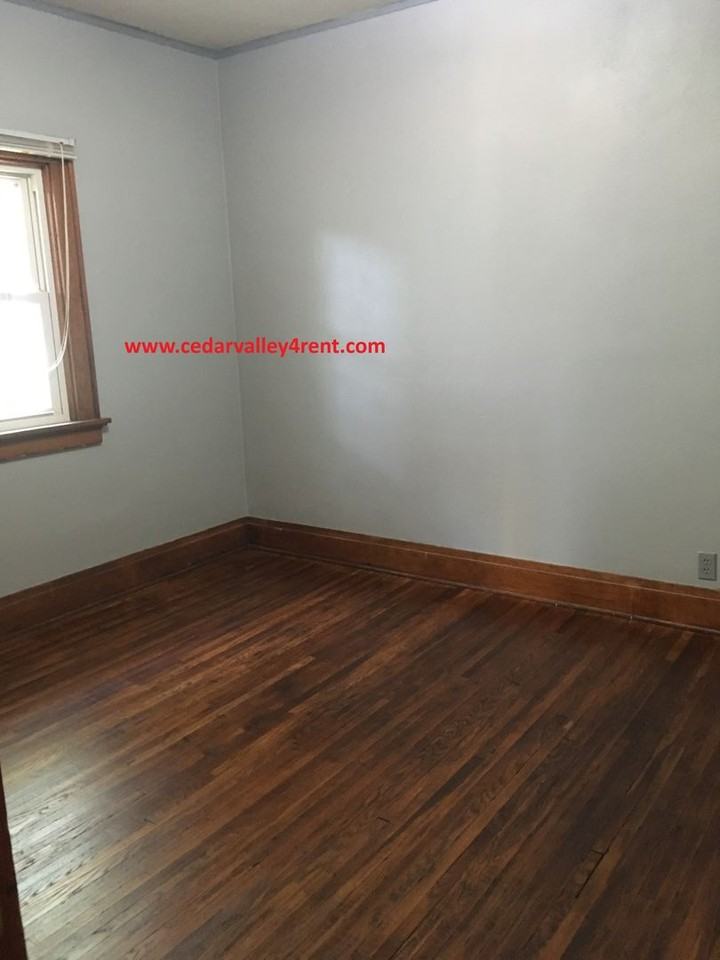 326 Cutler Street - Photo 6 of 11