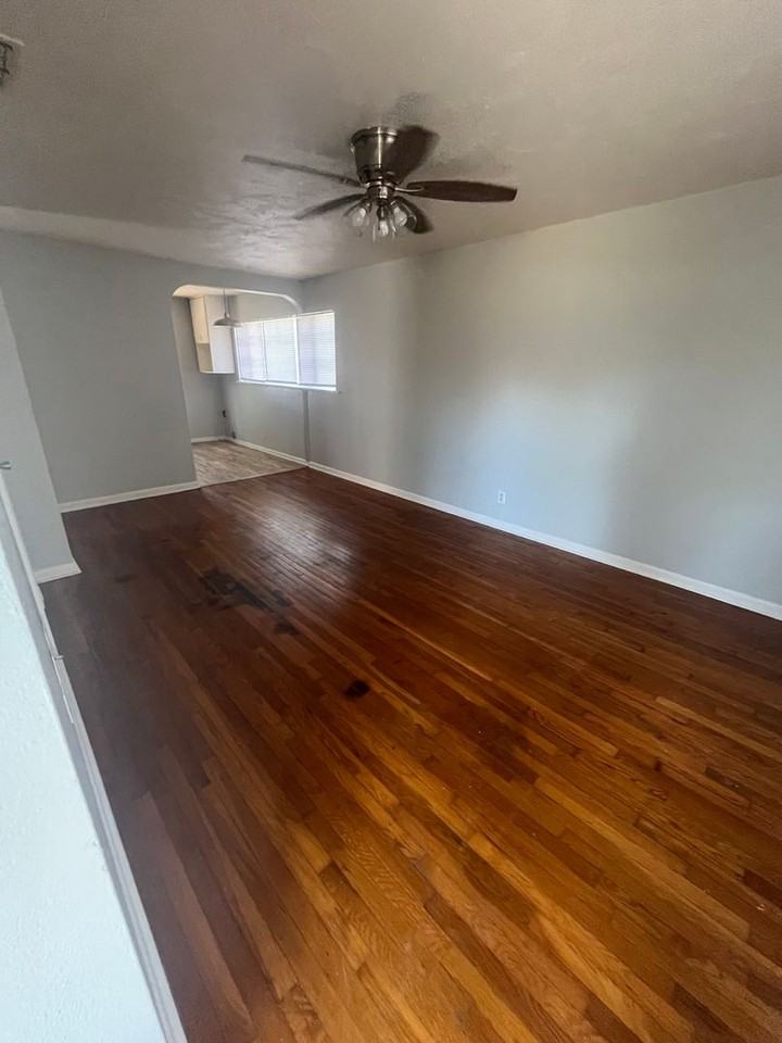 1618 Briarwood St - Photo 3 of 11