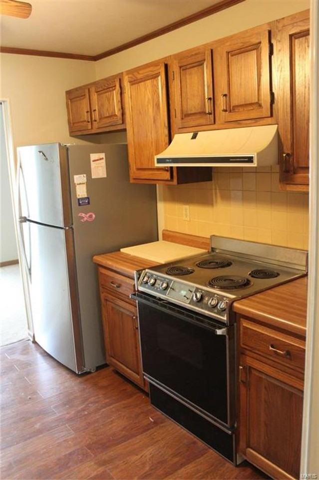 12211 Tarpon Dr - Photo 2 of 10