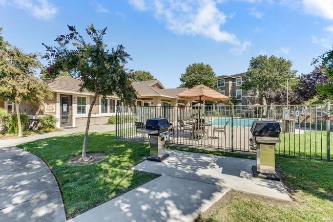 1850 Club Center Dr - Photo 7 of 35