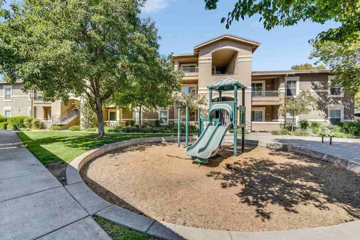 1850 Club Center Dr - Photo 4 of 35