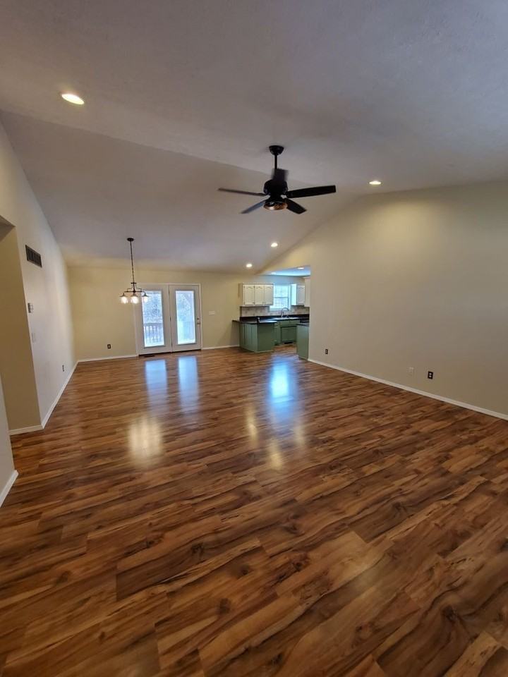 19710 Stallion Dr - Photo 3 of 34