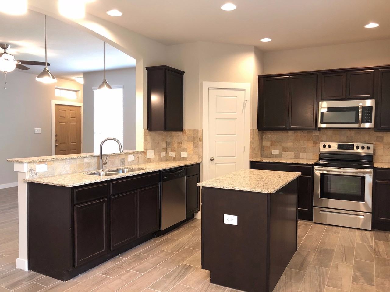 1002 W Sierra Vista Ct - Photo 5 of 12