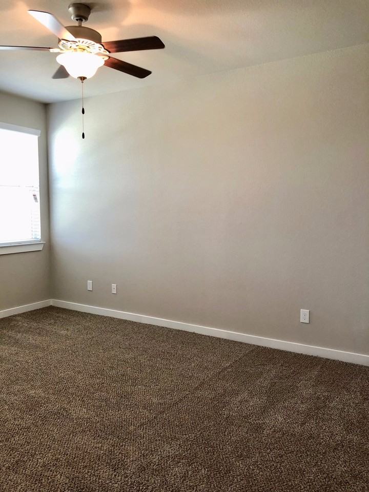 1002 W Sierra Vista Ct - Photo 7 of 12