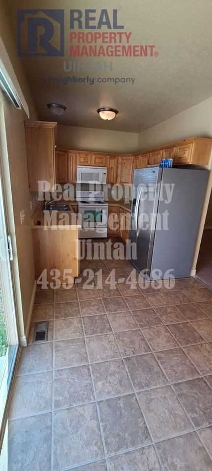 431 E Gray Fox Ln - Photo 3 of 24