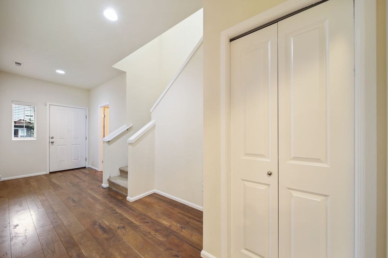3119 Harrier St Ne - Photo 3 of 35