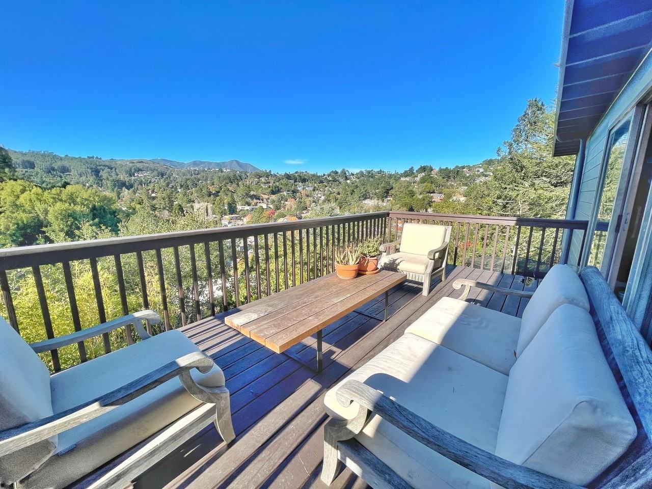 364 Richardson Way - Photo 2 of 17