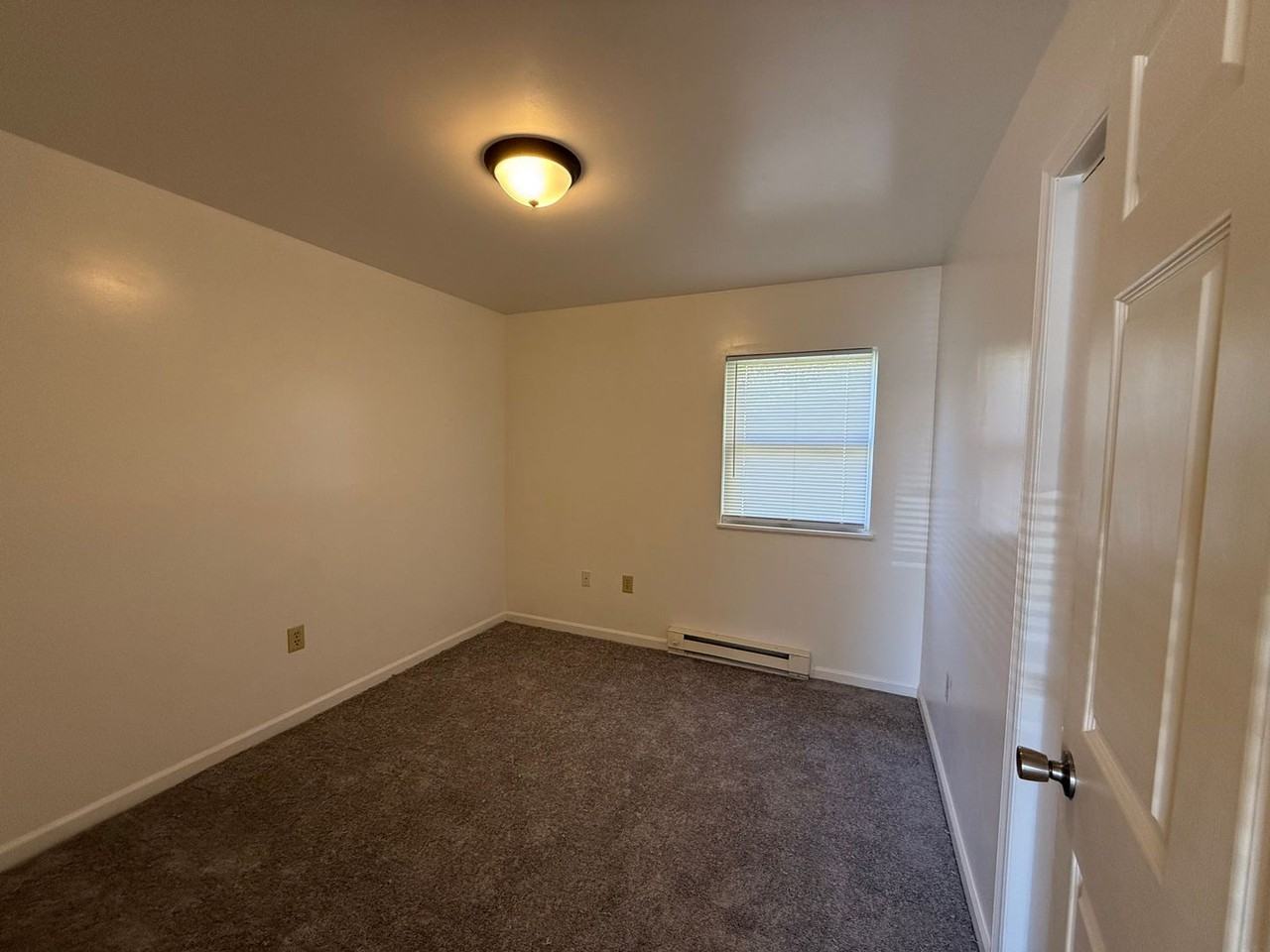 440 Wakeman Ct - Photo 6 of 8