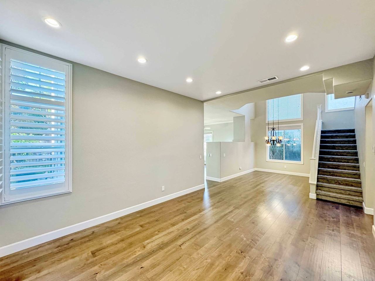 12203 Libelle Ct - Photo 7 of 33