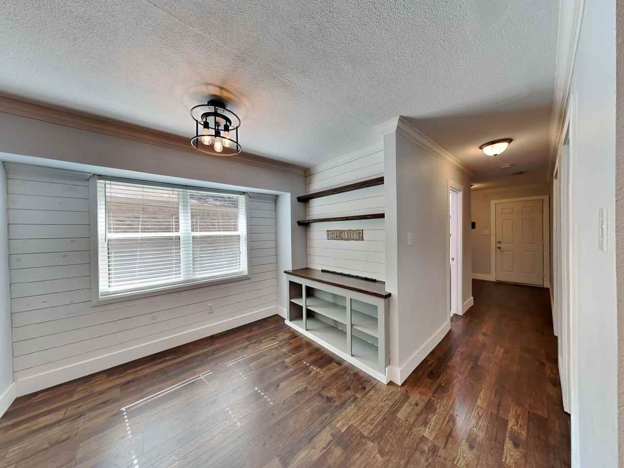 3704 Astoria Dr - Photo 7 of 21