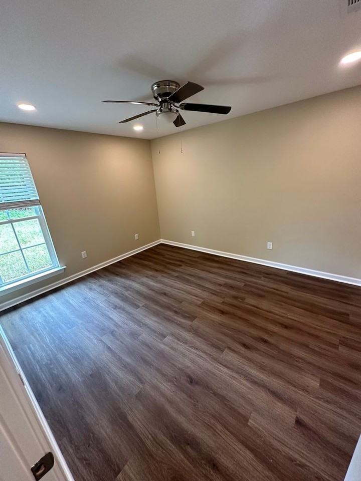 3512 Moss Island Ct - Photo 2 of 10