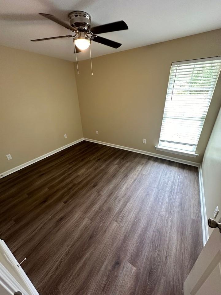 3512 Moss Island Ct - Photo 5 of 10