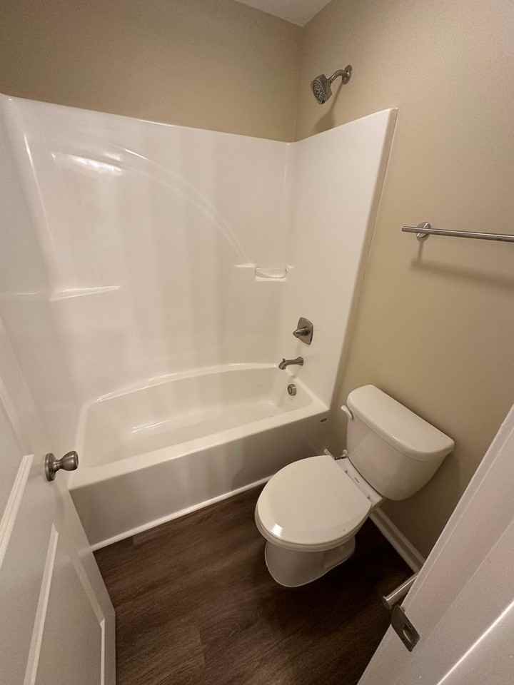 3512 Moss Island Ct - Photo 7 of 10