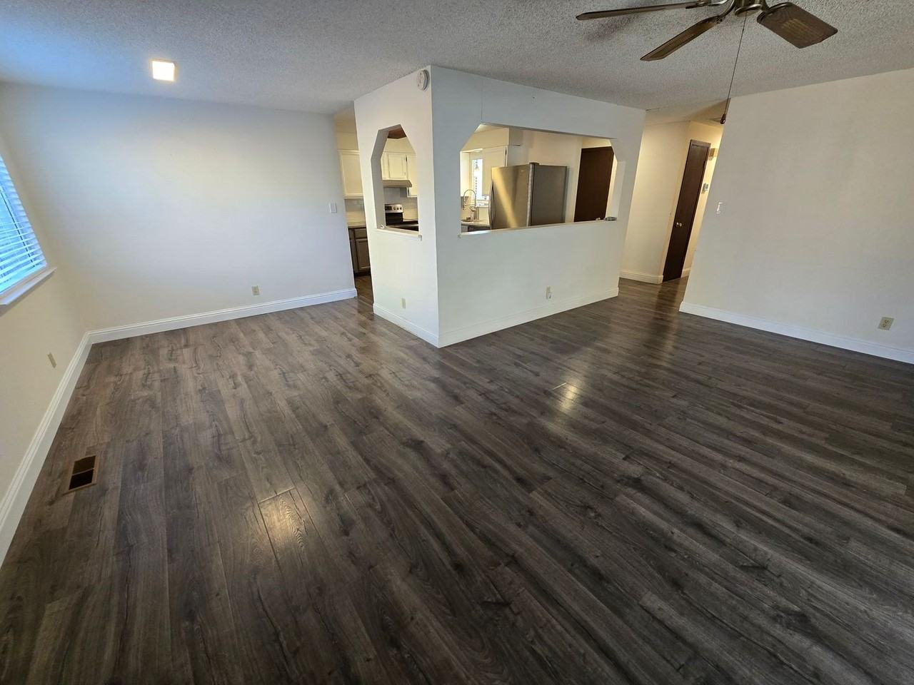 3920 Kings Row - Photo 4 of 18